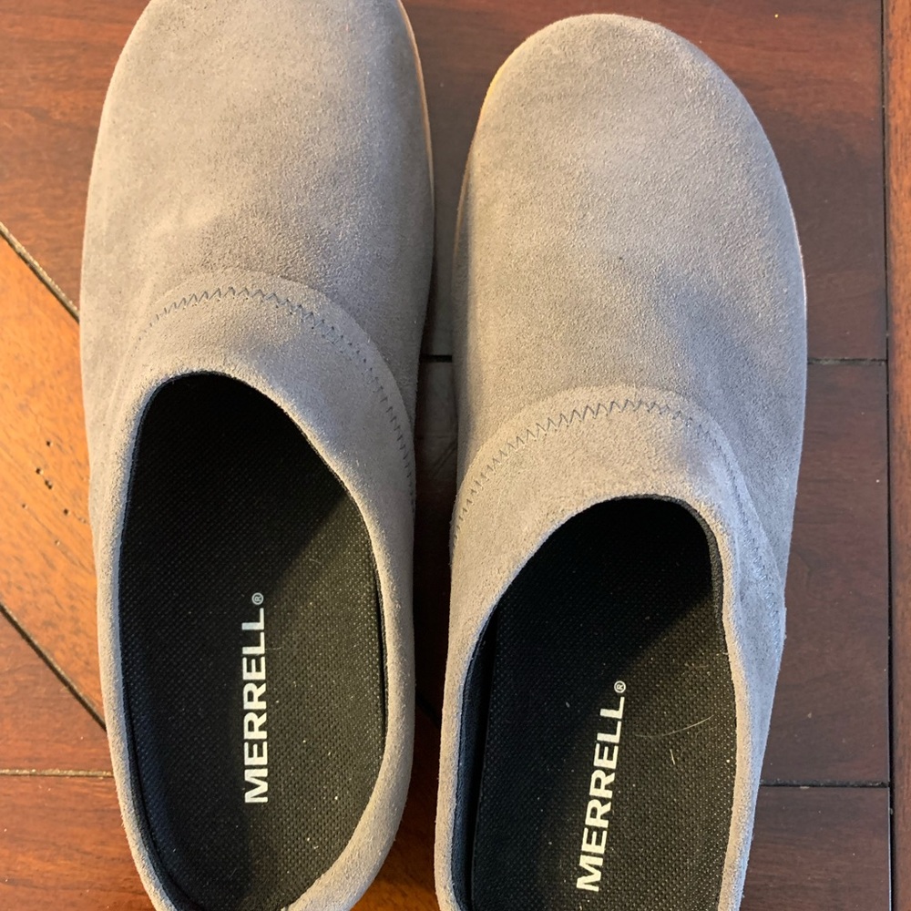 Never worn Merrells in gray suede slip on size 9